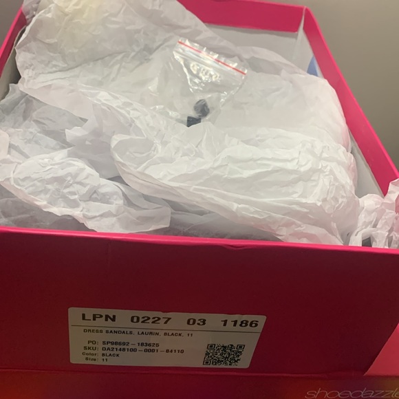 Shoe Dazzle/ Size: 11/ Black & Gold Heels - Picture 8 of 8